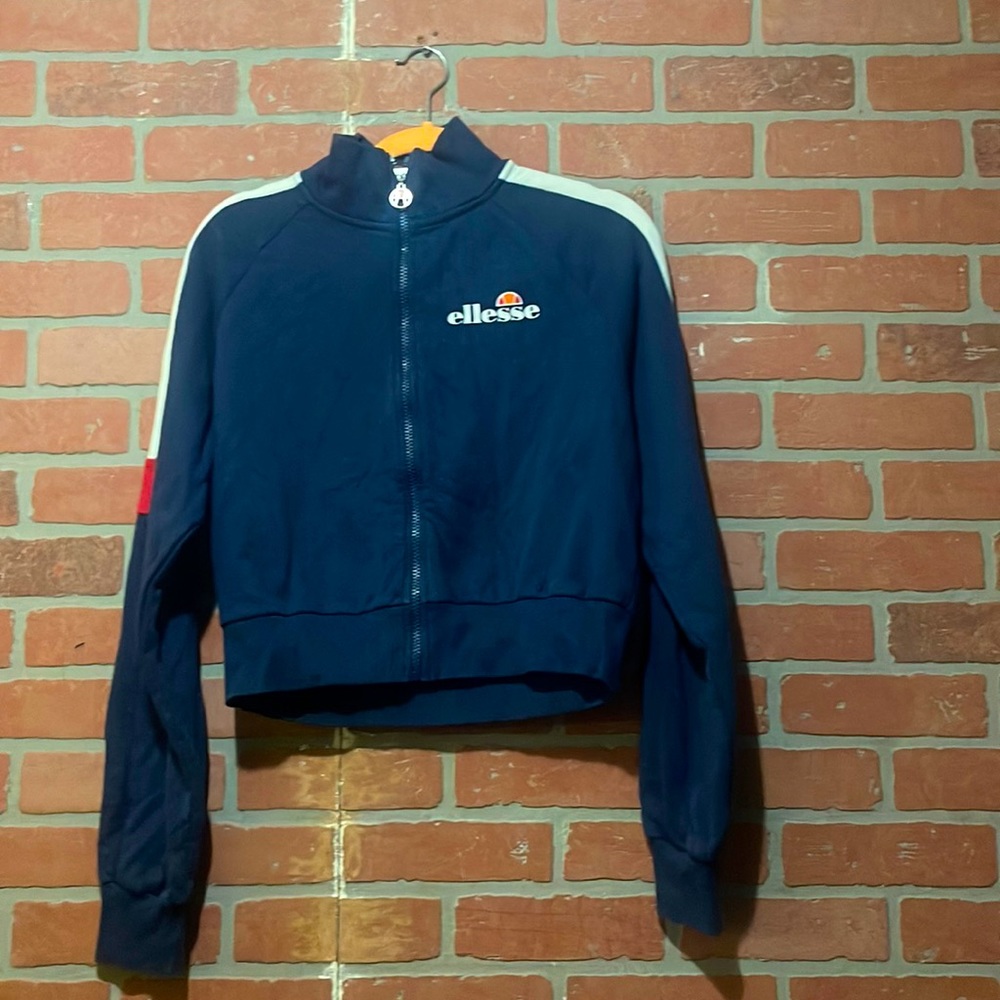 ellesee sweater